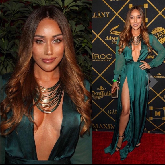 Dresses & Skirts - Silky Emerald Maxi Dress/Gown